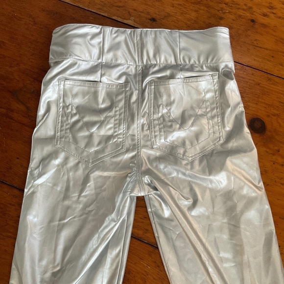 Show Me Your Mumu Silver Nashville Pull On Flares Faux Leather Size Medium - Picture 8 of 13